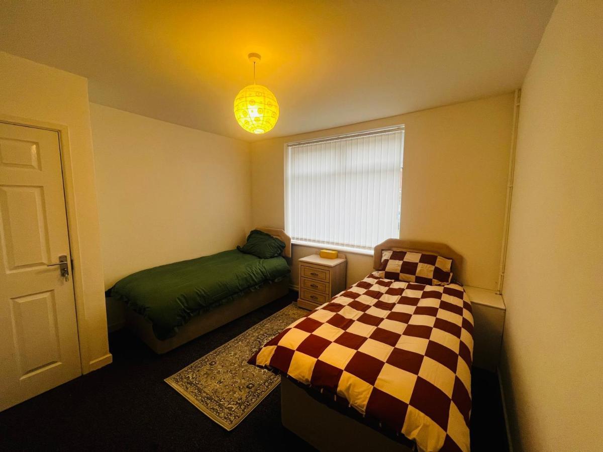 Liberty Inn Room With Sharing Toilet And Kitchen 利物浦 外观 照片