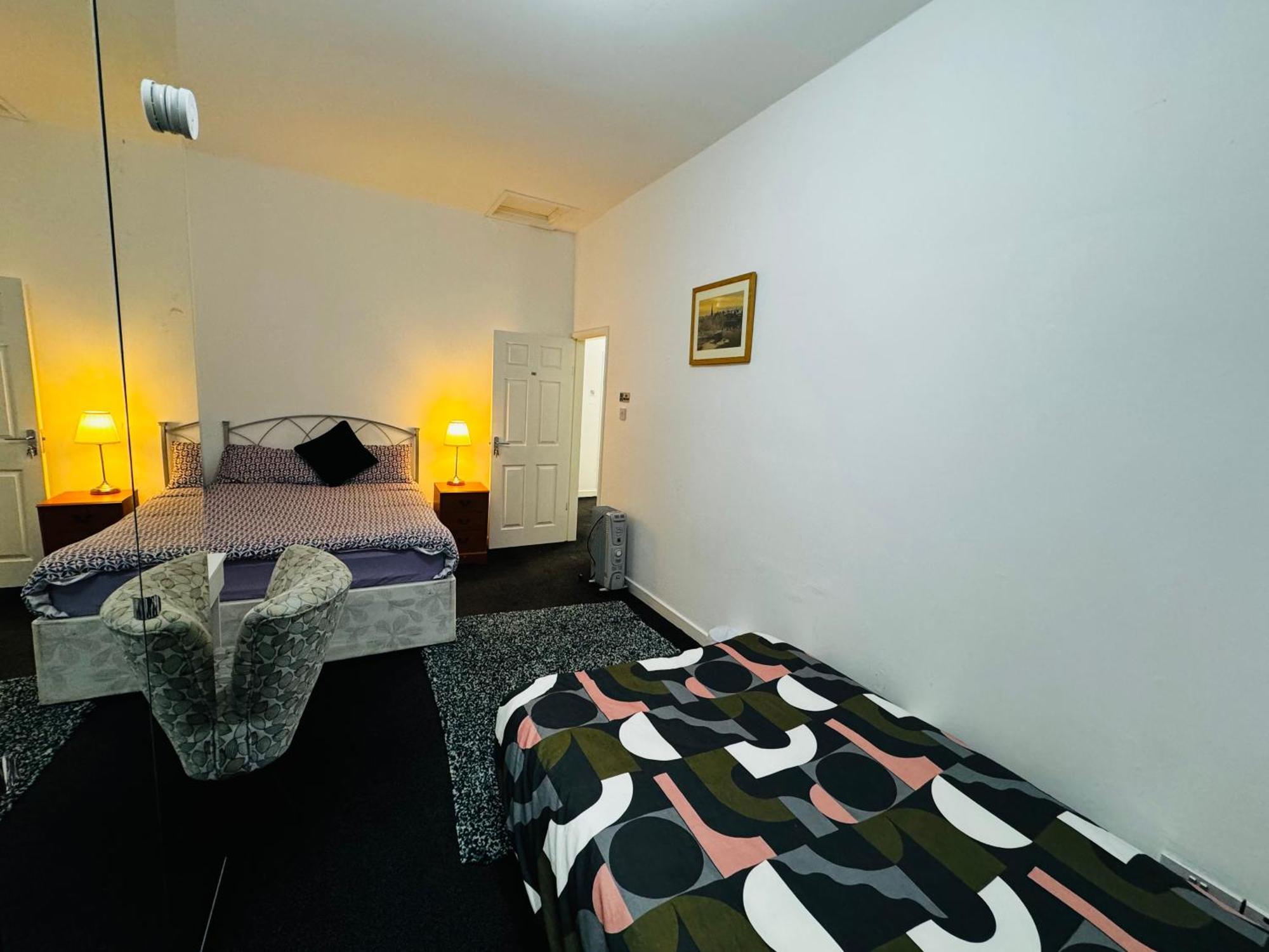 Liberty Inn Room With Sharing Toilet And Kitchen 利物浦 外观 照片